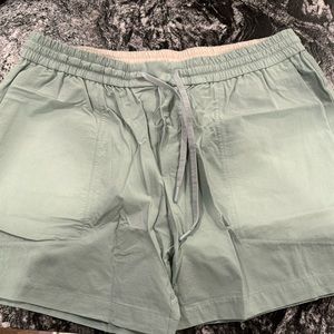 Lululemon 5 inch XXL bowline shorts